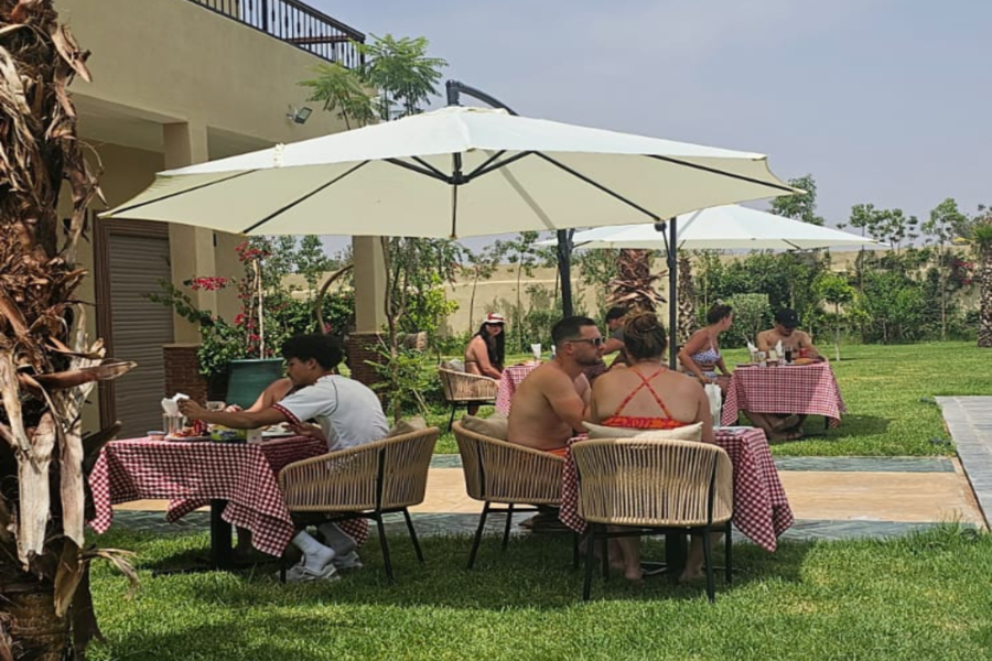Vanuit Marrakech: Dagpas voor een ontspannende villa met zwembad en Marokkaanse lunch